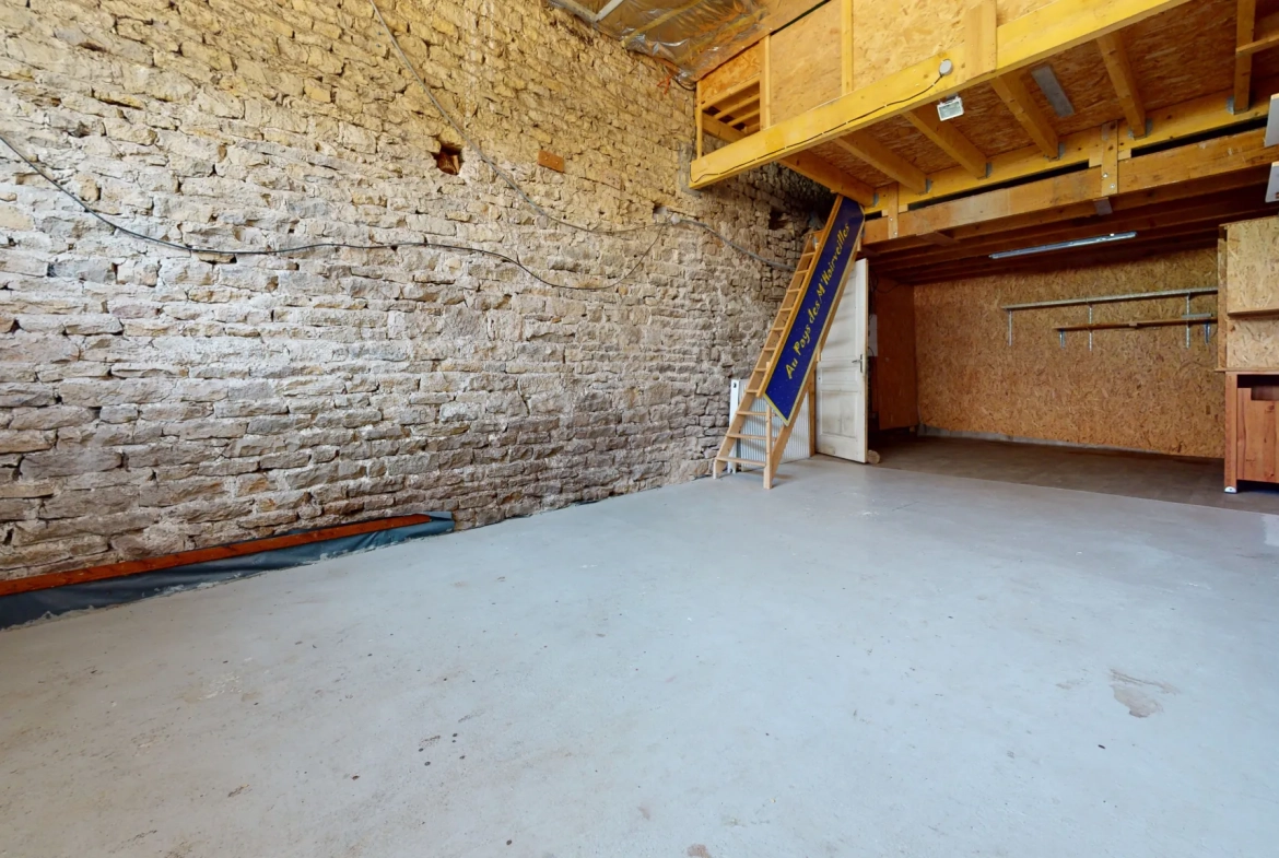 Maison de caractère rénovée avec 6 chambres à Chemaudin près de Besançon 