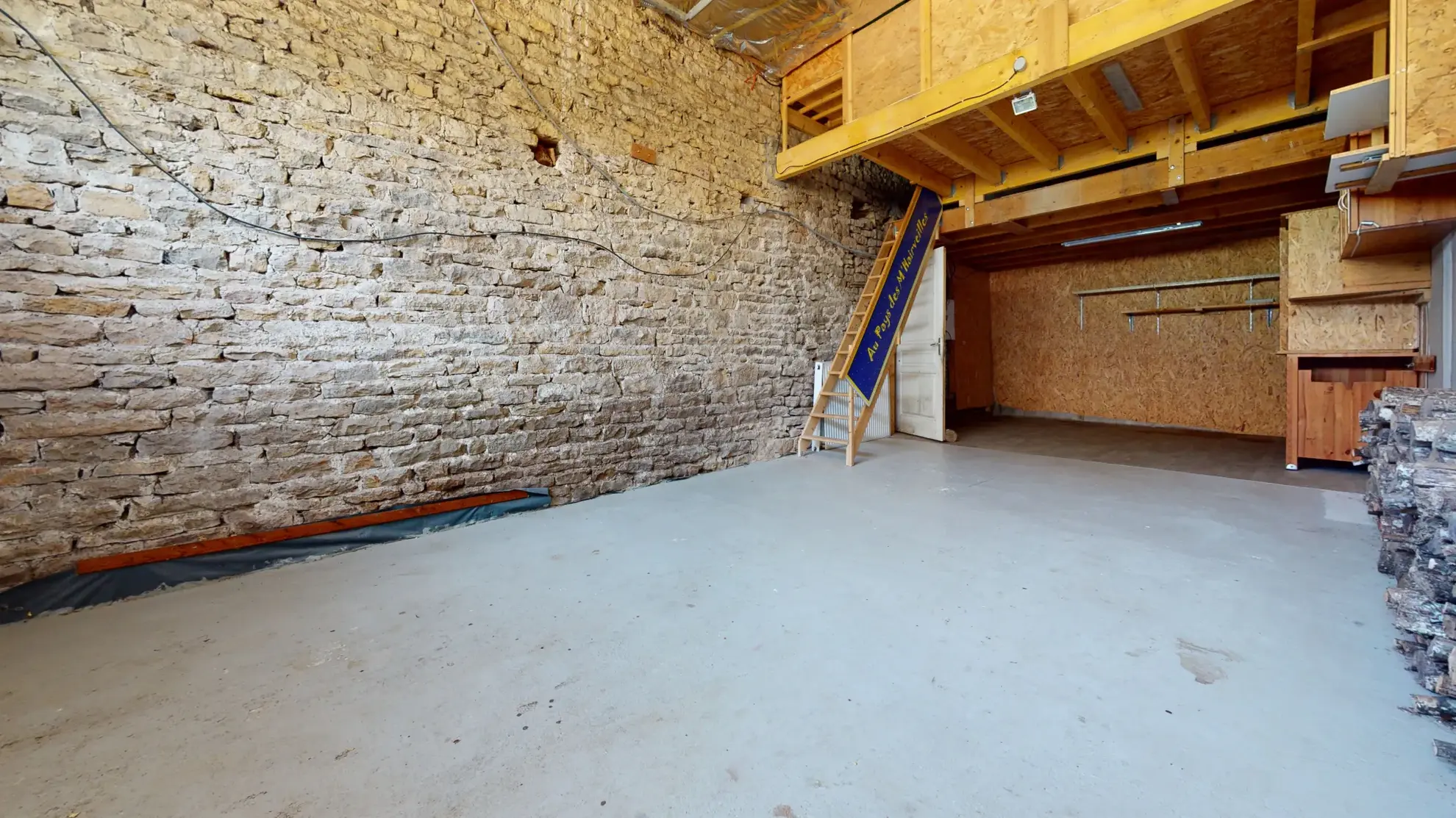 Maison de caractère rénovée avec 6 chambres à Chemaudin près de Besançon 