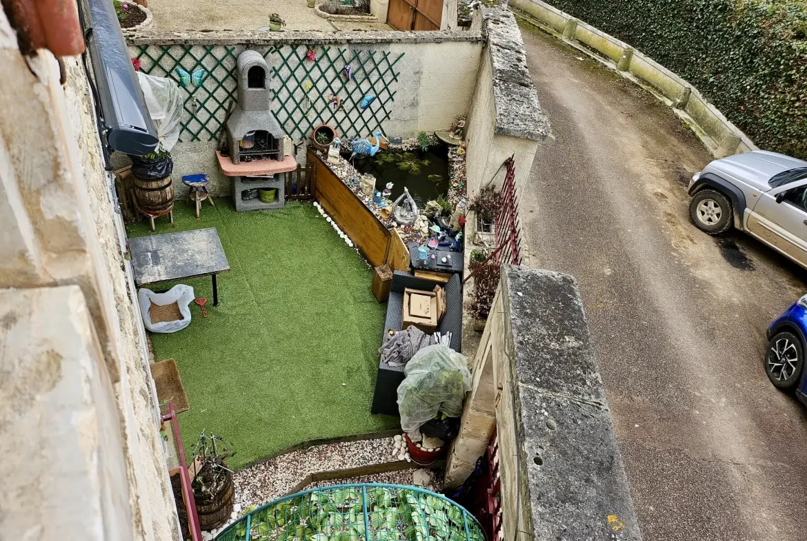 Charmante maison de village de 87 m2 à Coulanges la Vigneuse proche d'Auxerre 
