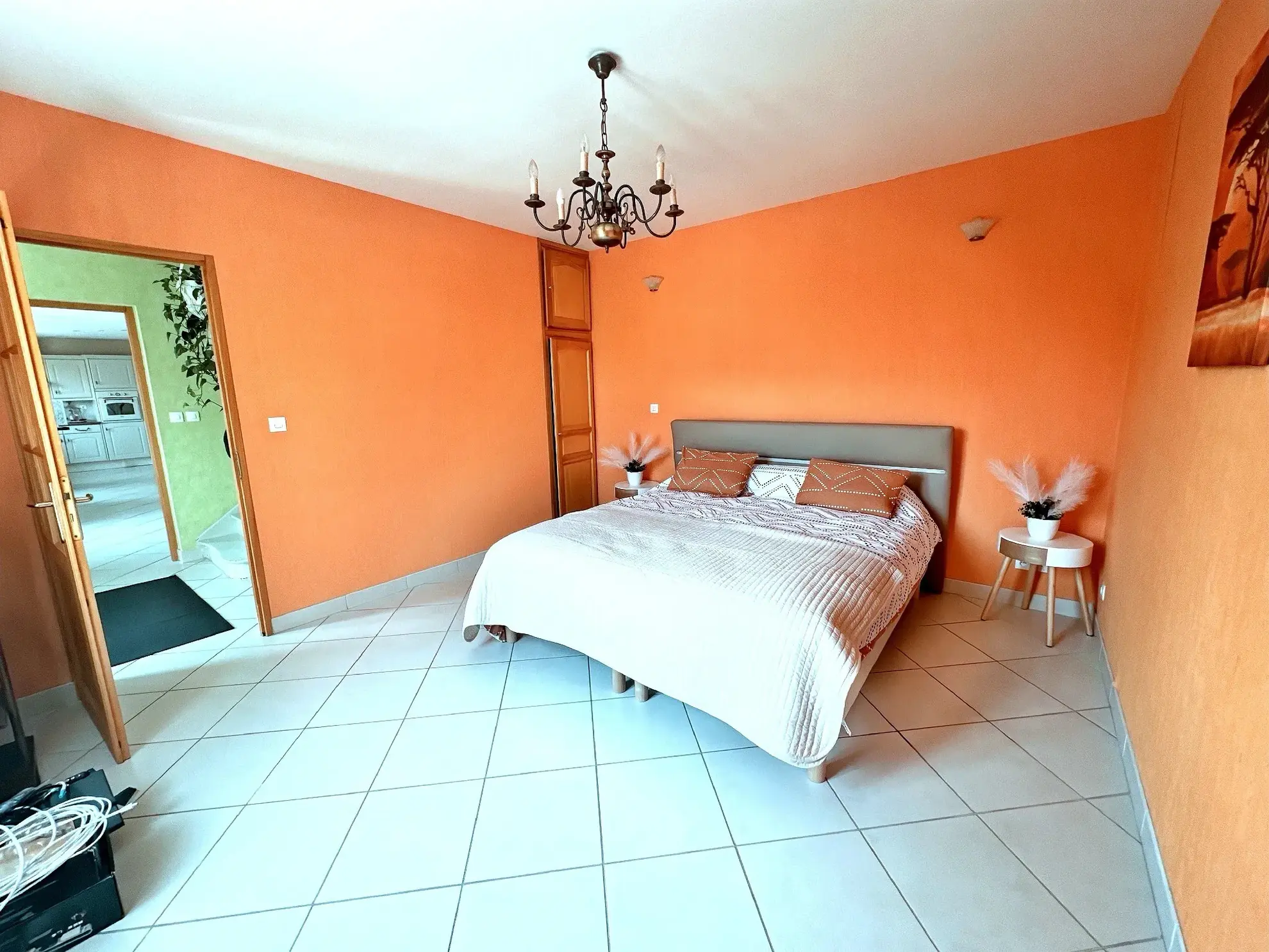 Belle maison familiale de 144 m² avec 4 chambres et jardin constructible à Cantin 