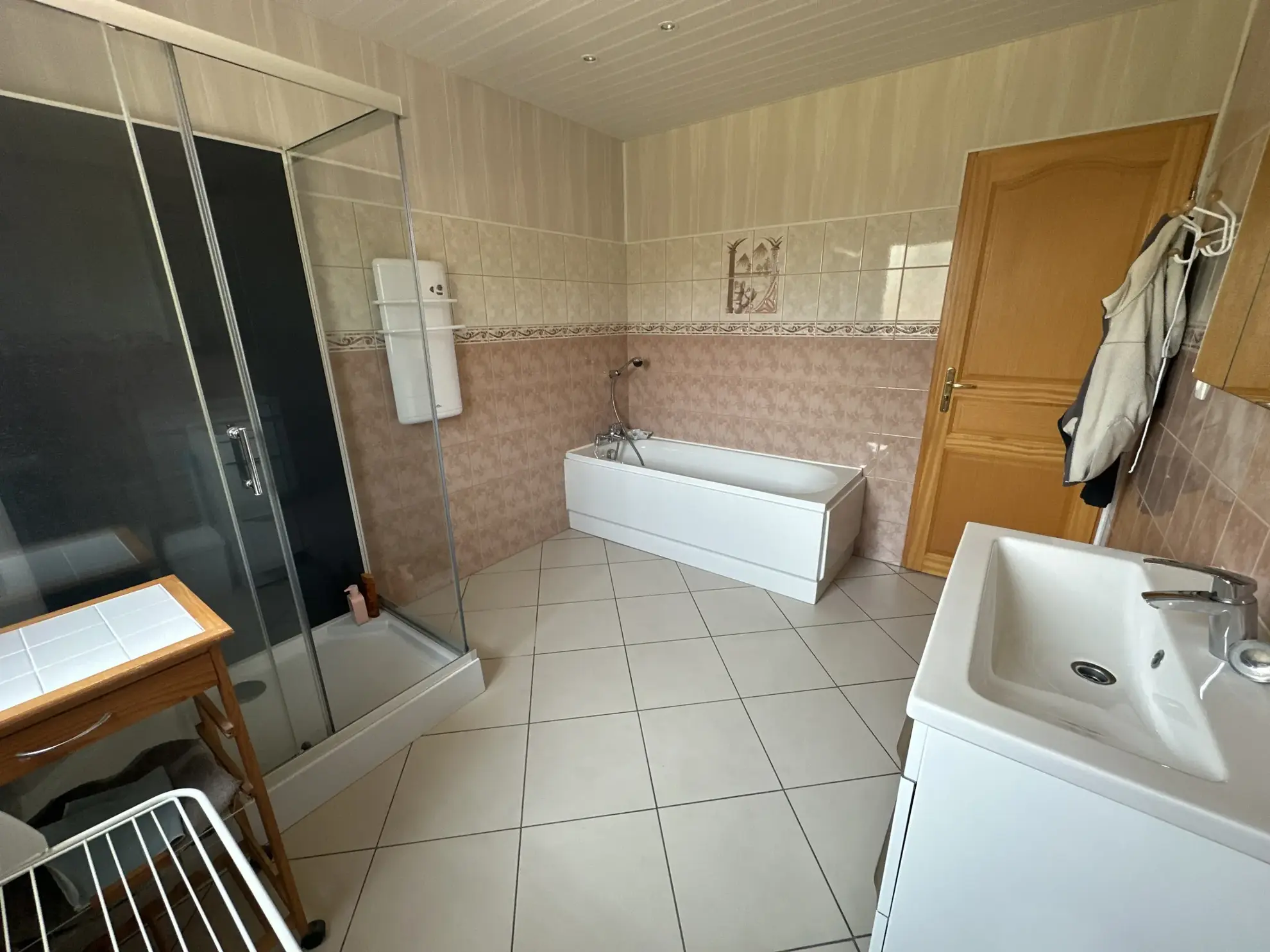 Belle maison familiale de 144 m² avec 4 chambres et jardin constructible à Cantin 