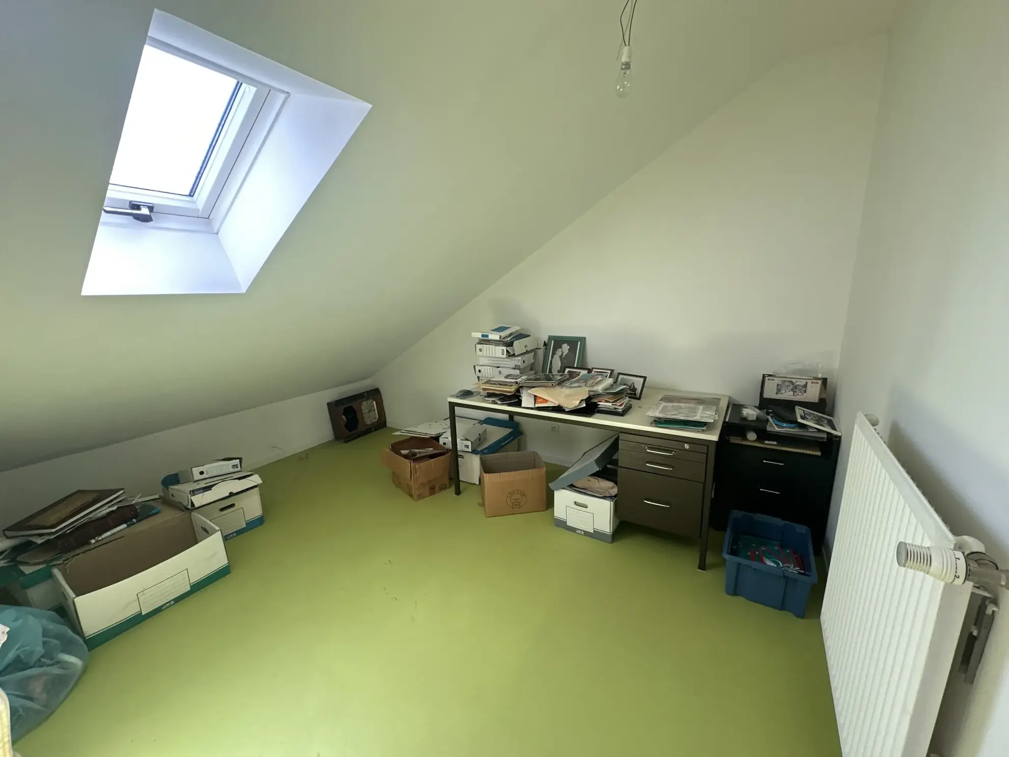 Belle maison familiale de 144 m² avec 4 chambres et jardin constructible à Cantin 