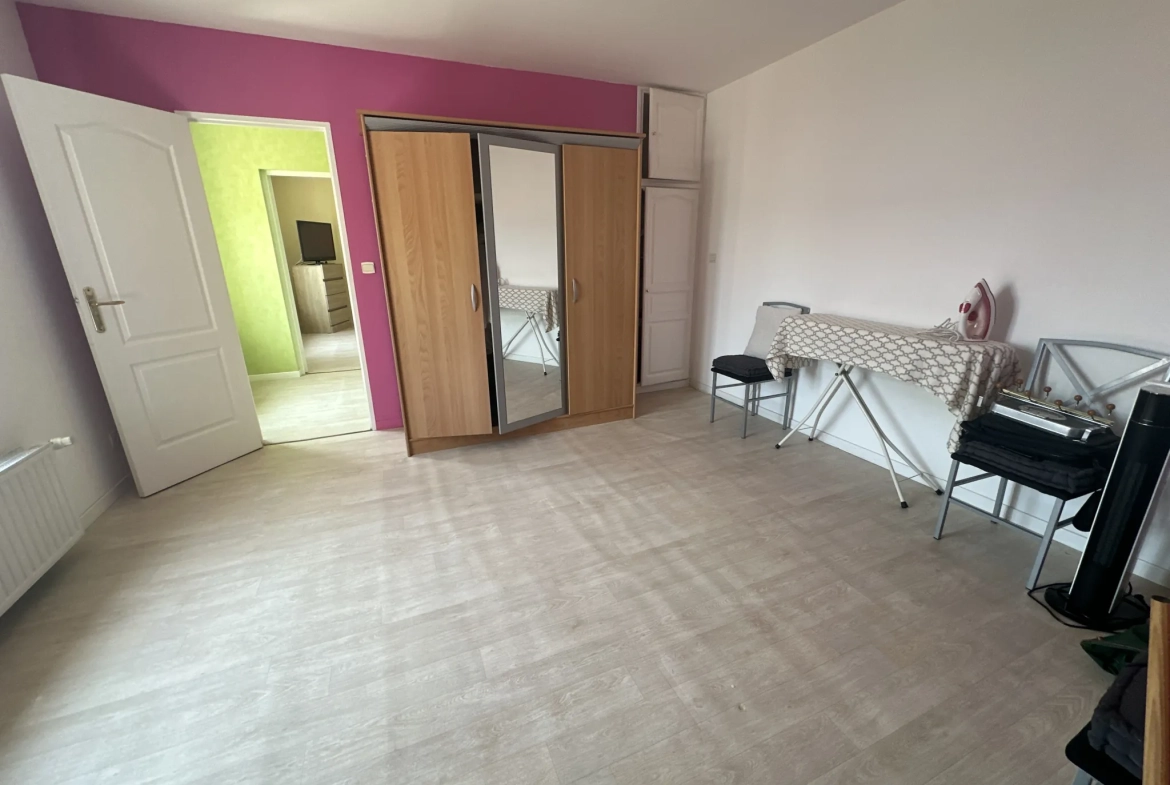 Belle maison familiale de 144 m² avec 4 chambres et jardin constructible à Cantin 