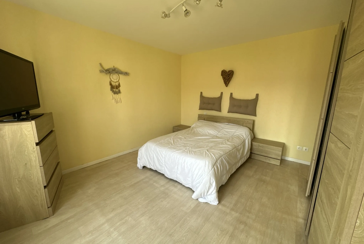 Belle maison familiale de 144 m² avec 4 chambres et jardin constructible à Cantin 