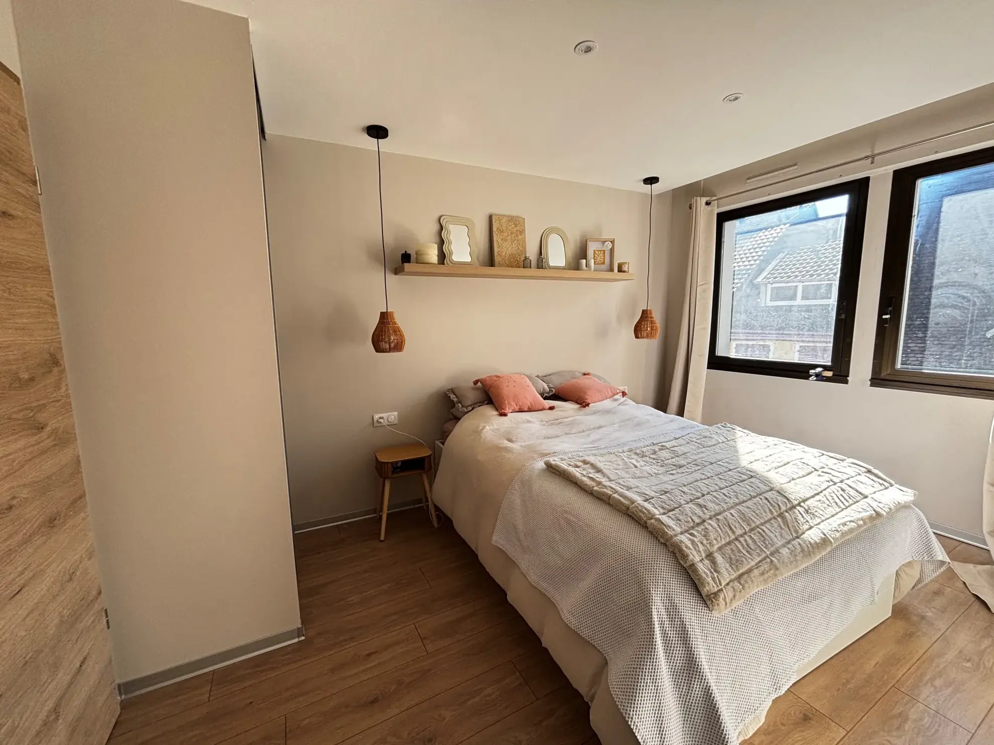 Appartement rénové de 92 m² avec terrasse et parking privé à Montbéliard 