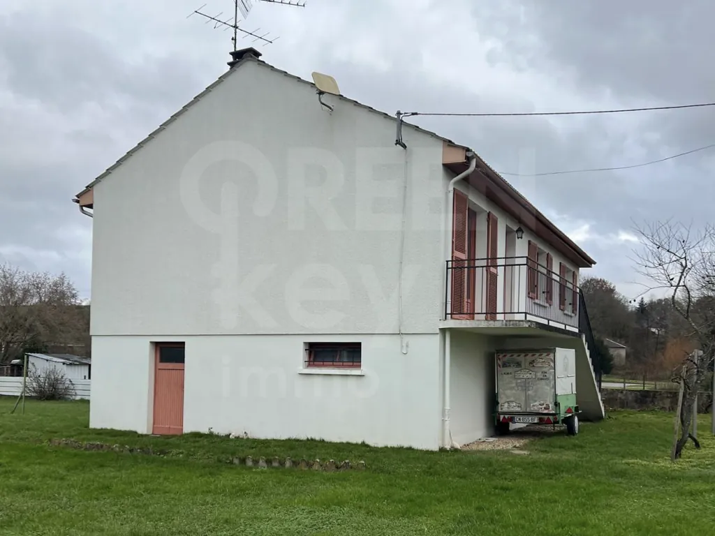 Maison 4 pièces de 92 m² à Saint-Fargeau avec jardin et garage 