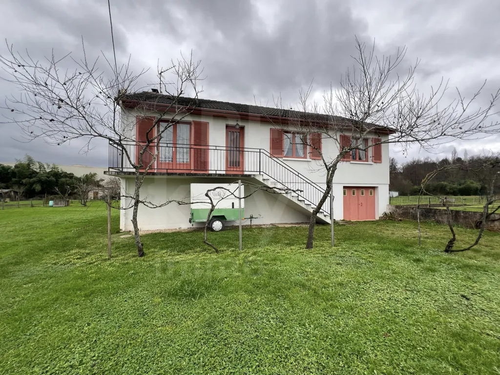 Maison 4 pièces de 92 m² à Saint-Fargeau avec jardin et garage 