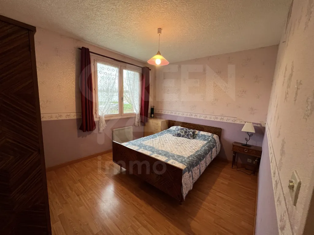 Maison 4 pièces de 92 m² à Saint-Fargeau avec jardin et garage 