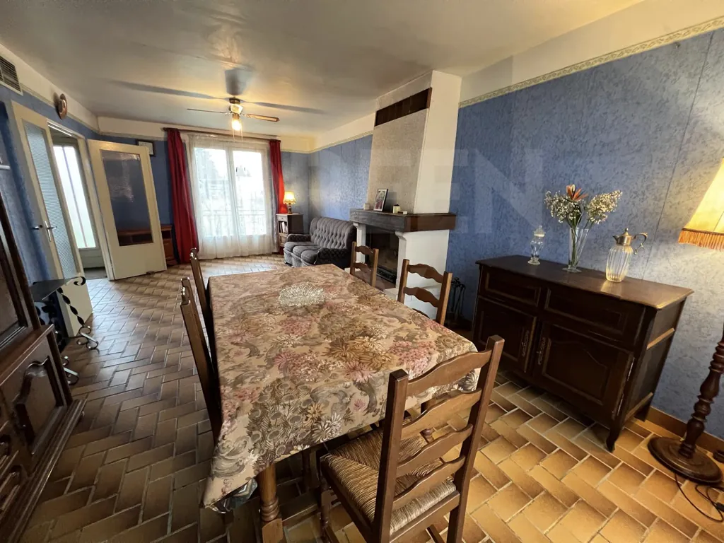 Maison 4 pièces de 92 m² à Saint-Fargeau avec jardin et garage 
