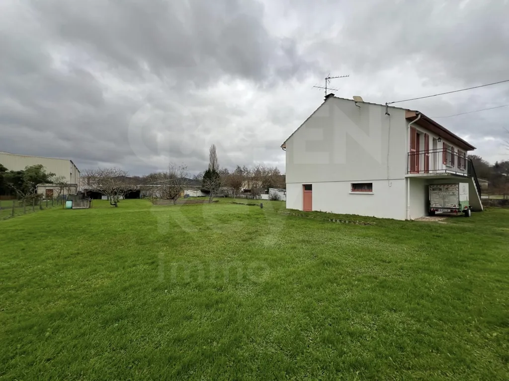Maison 4 pièces de 92 m² à Saint-Fargeau avec jardin et garage 