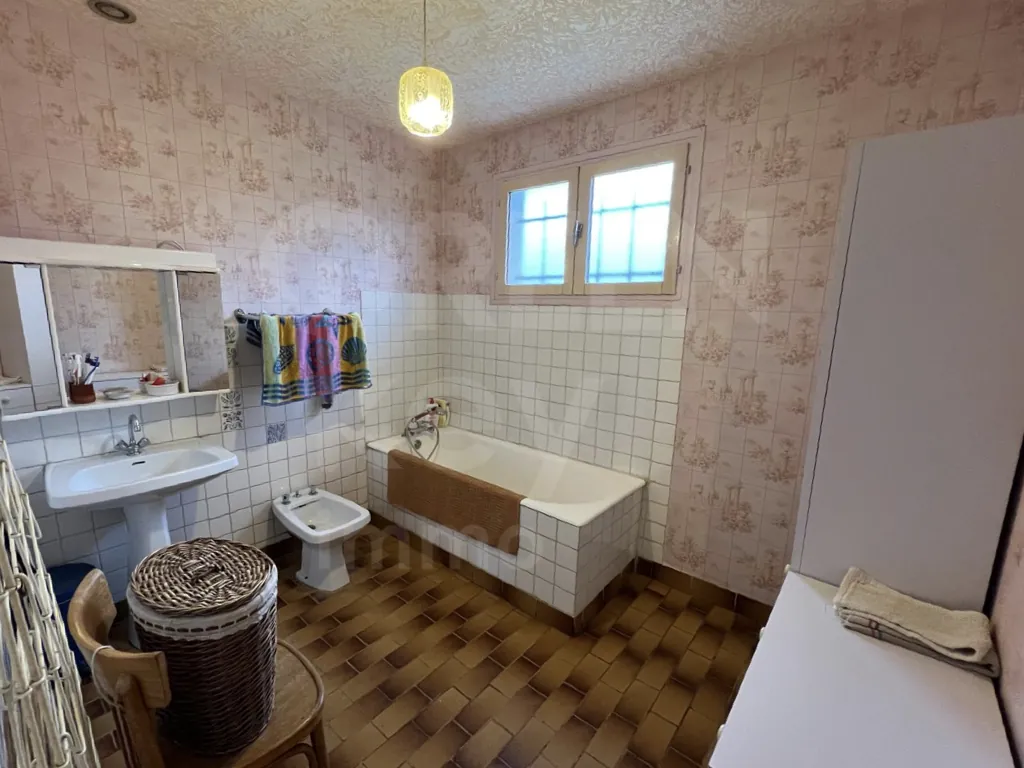 Maison 4 pièces de 92 m² à Saint-Fargeau avec jardin et garage 