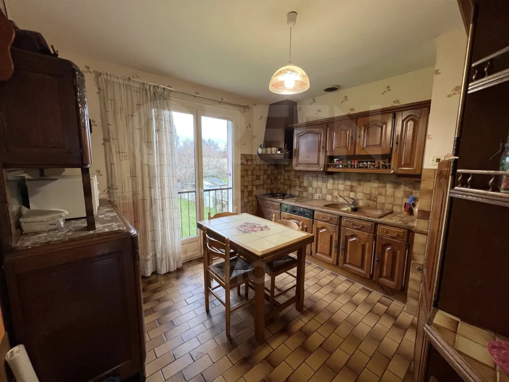 Maison 4 pièces de 92 m² à Saint-Fargeau avec jardin et garage 