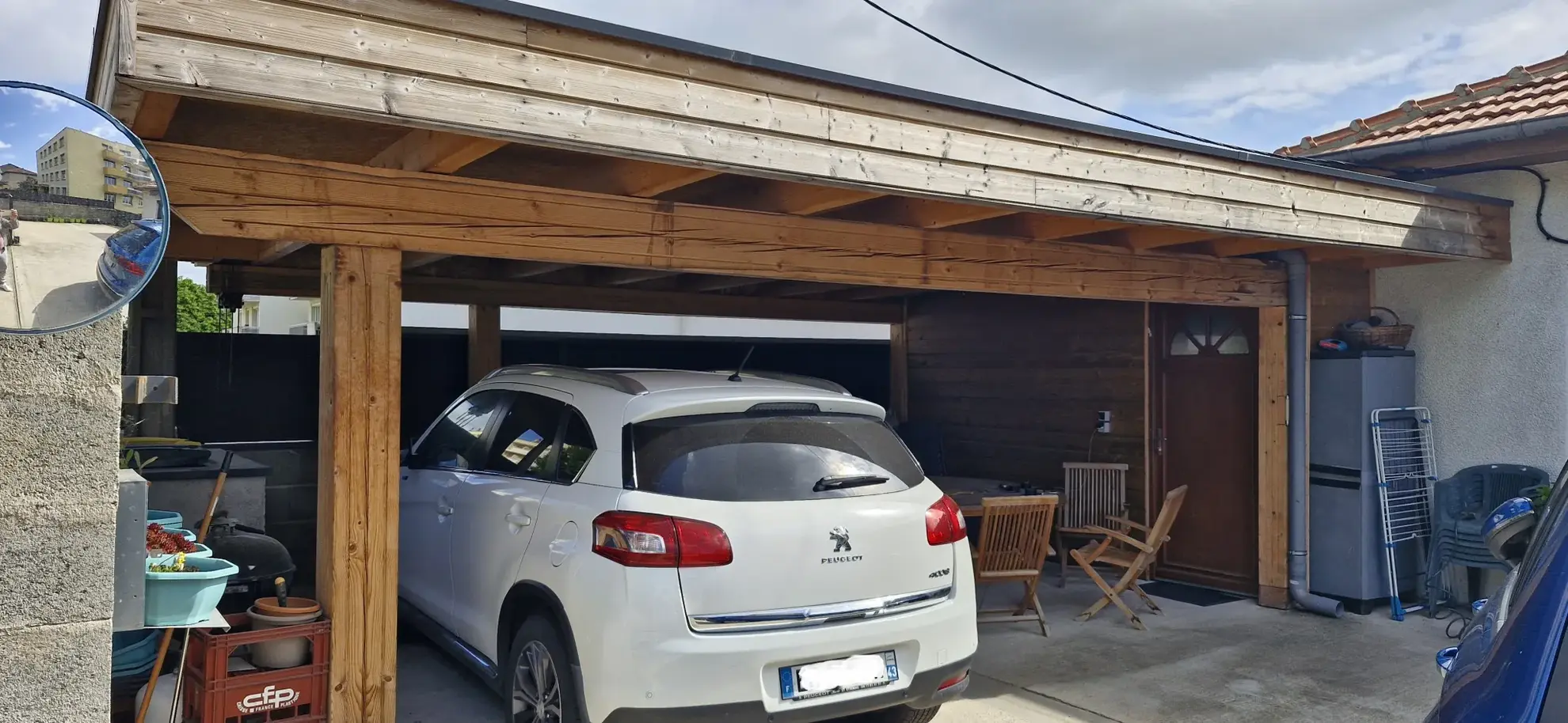 Belle maison de ville de 86 m² à Saint-Genest-Lerpt avec terrasse et parking 