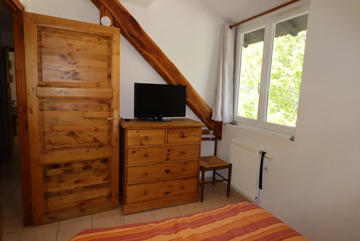 Appartement 3 pièces rénové avec vue montagne à Allos 