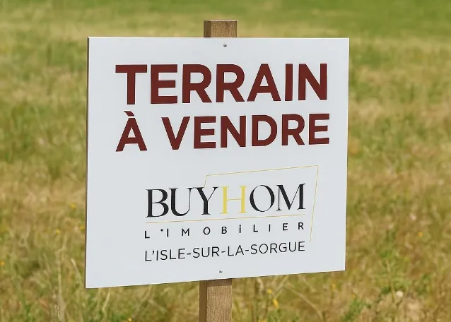 Terrain constructible de 553 m² à Velleron, proche du village 