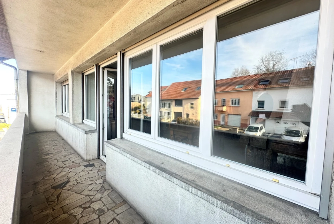 Appartement T3 de 90 m² avec terrasse et garage à Bavilliers 