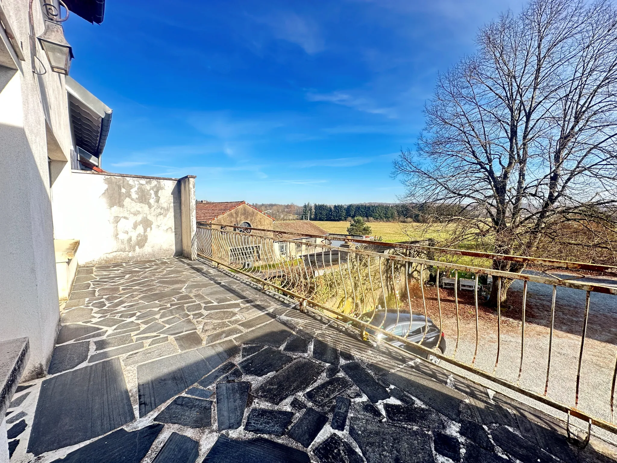 Appartement T3 de 90 m² avec terrasse et garage à Bavilliers 