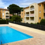 Appartement T2 avec terrasse, garage, piscine à Cavalaire-sur-Mer
