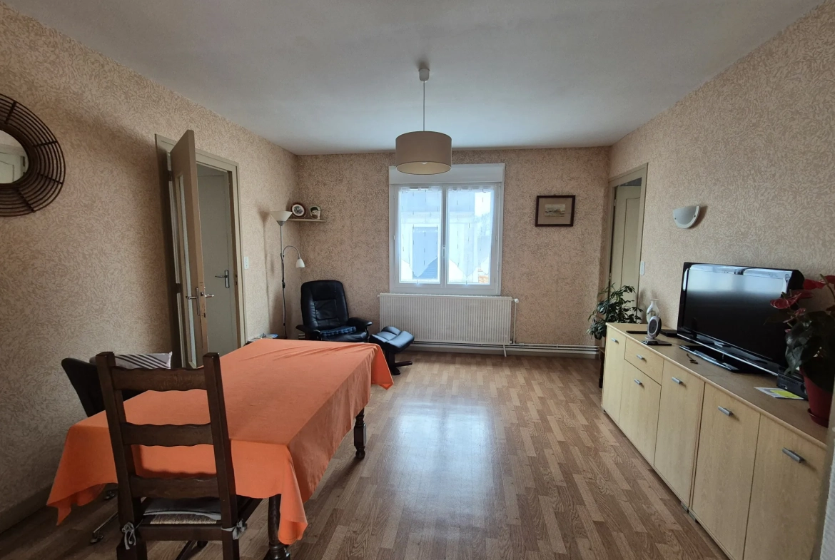 Immeuble résidentiel à vendre au centre-ville de Fouras avec deux logements 
