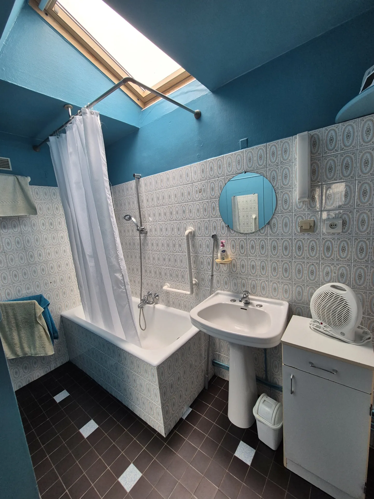 Immeuble résidentiel à vendre au centre-ville de Fouras avec deux logements 