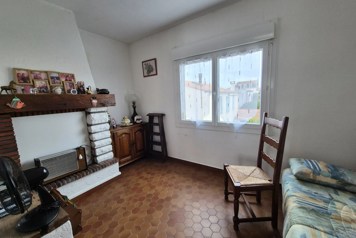 Immeuble résidentiel à vendre au centre-ville de Fouras avec deux logements 