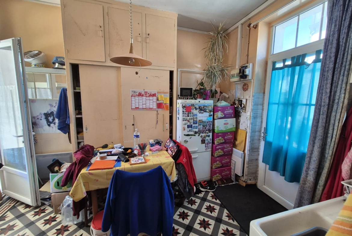 Immeuble résidentiel à vendre au centre-ville de Fouras avec deux logements 