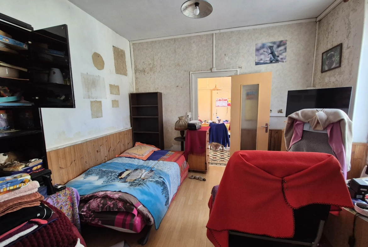 Immeuble résidentiel à vendre au centre-ville de Fouras avec deux logements 