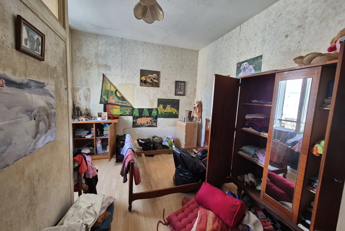 Immeuble résidentiel à vendre au centre-ville de Fouras avec deux logements 