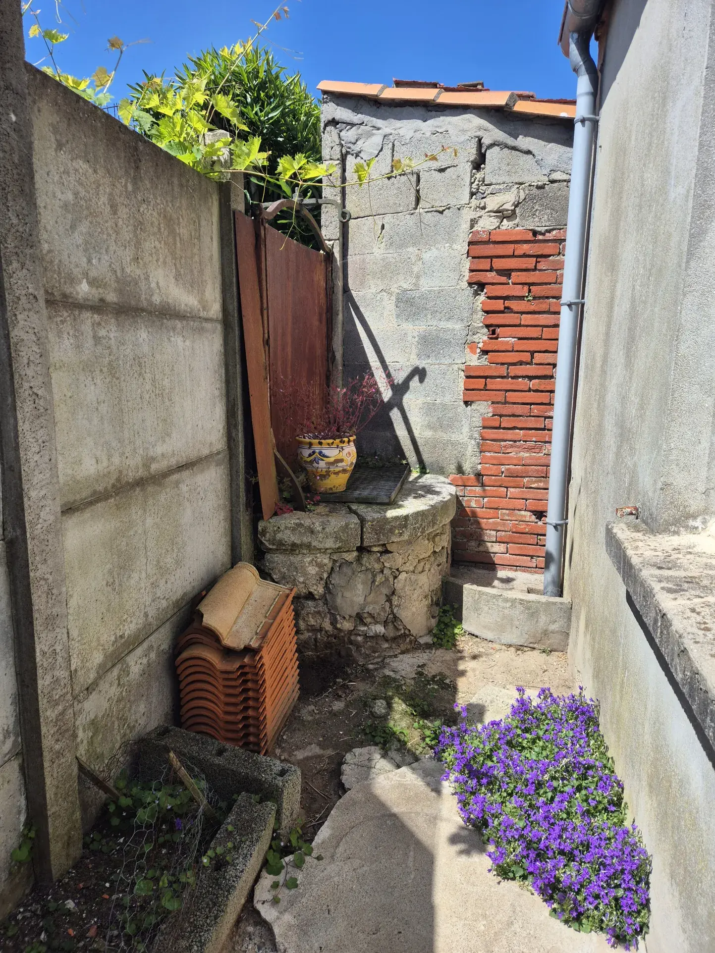 Immeuble résidentiel à vendre au centre-ville de Fouras avec deux logements 