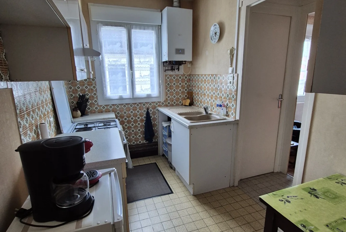 Immeuble résidentiel à vendre au centre-ville de Fouras avec deux logements 