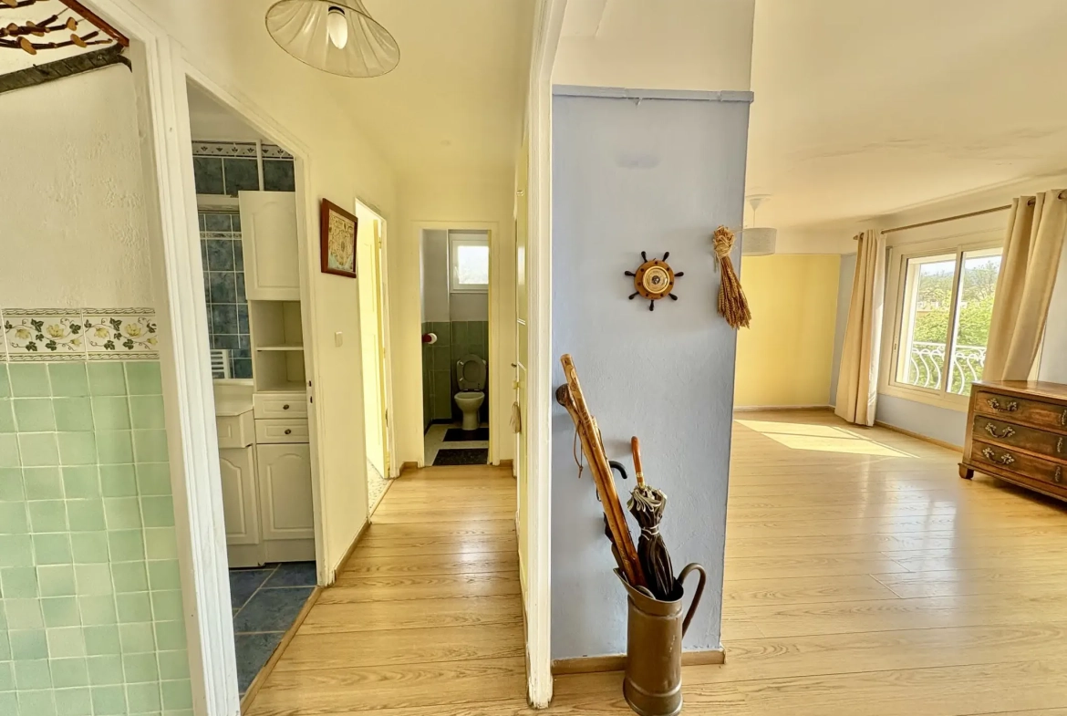 Appartement T3 avec balcon, cave et parking à Six-Fours-Les-Plages 