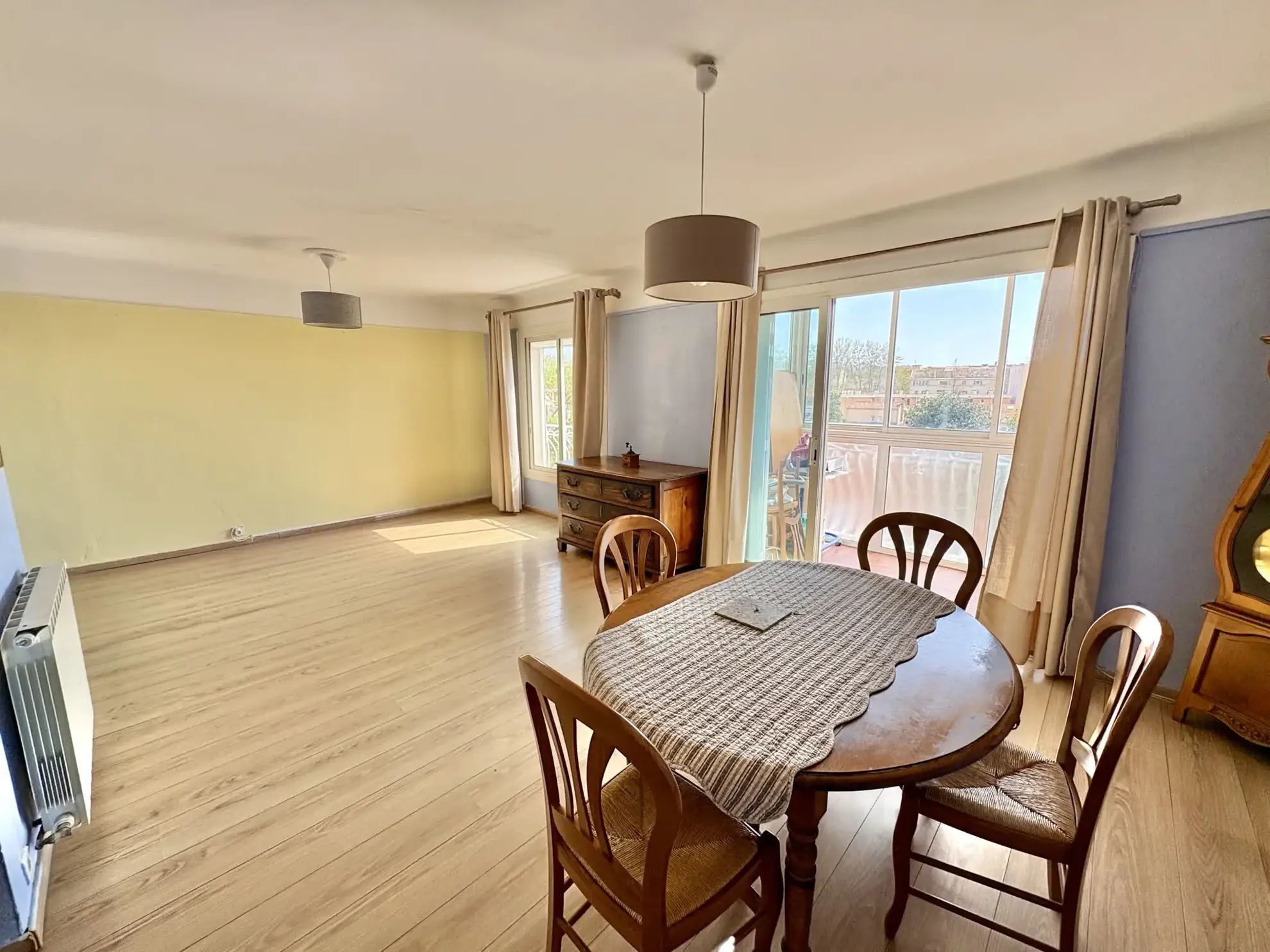 Appartement T3 avec balcon, cave et parking à Six-Fours-Les-Plages 