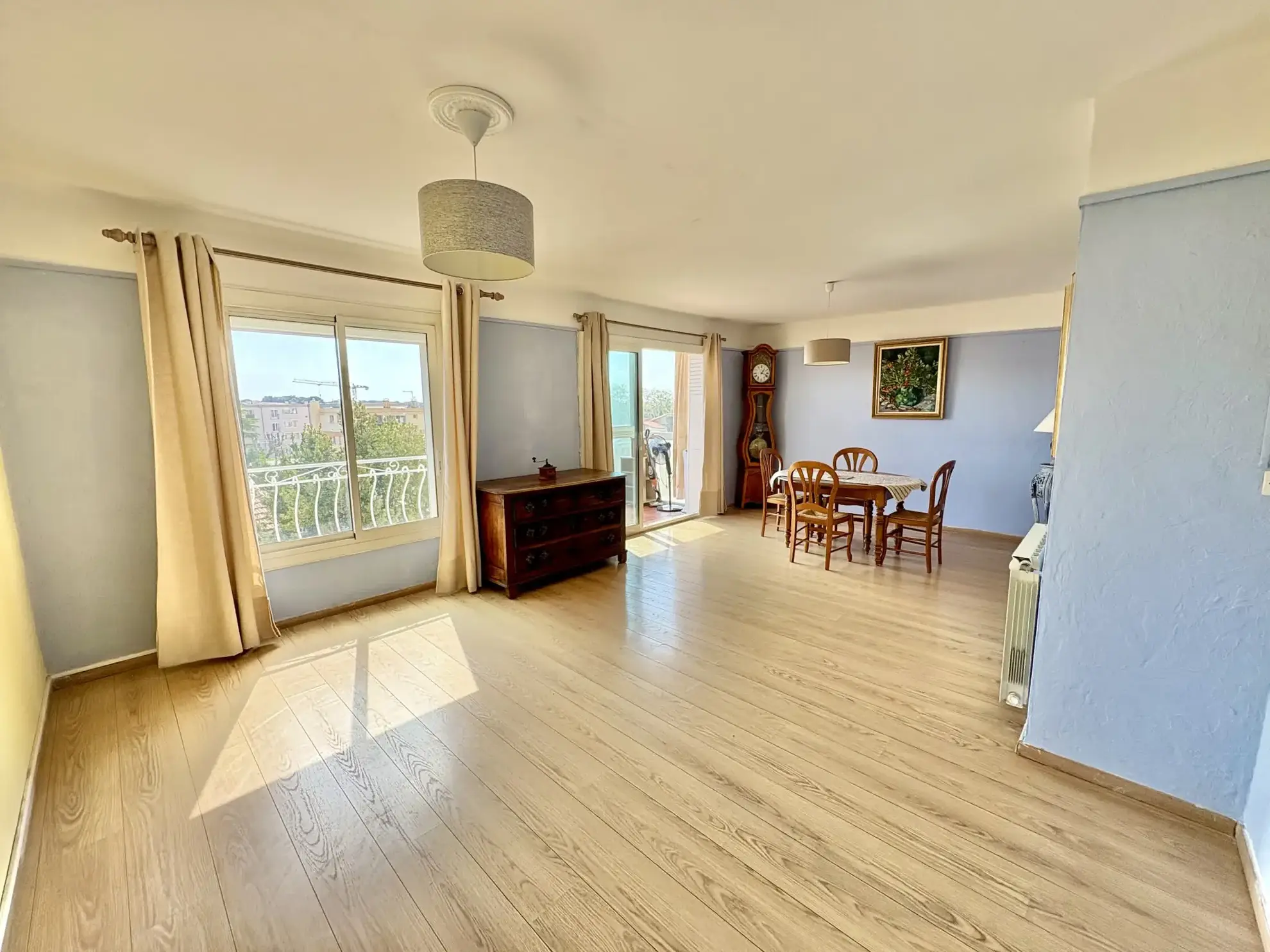 Appartement T3 avec balcon, cave et parking à Six-Fours-Les-Plages 