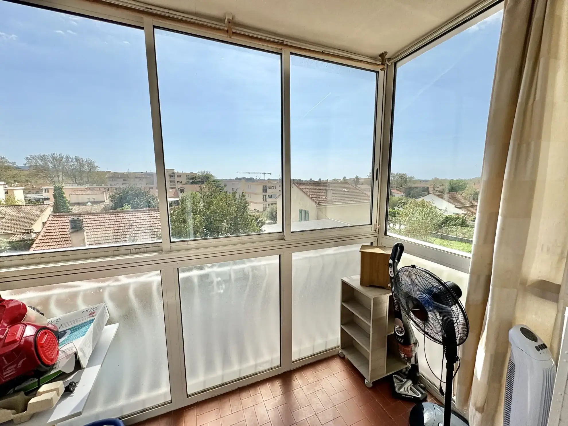 Appartement T3 avec balcon, cave et parking à Six-Fours-Les-Plages 