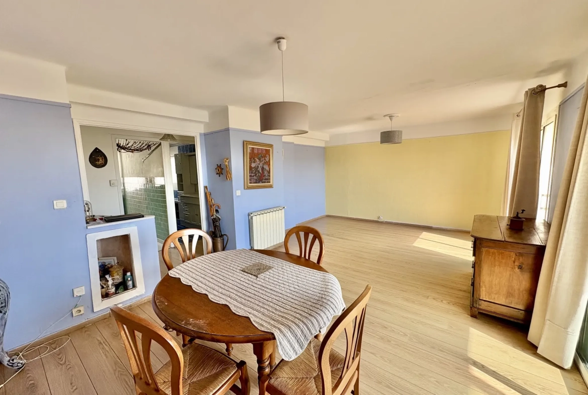 Appartement T3 avec balcon, cave et parking à Six-Fours-Les-Plages 