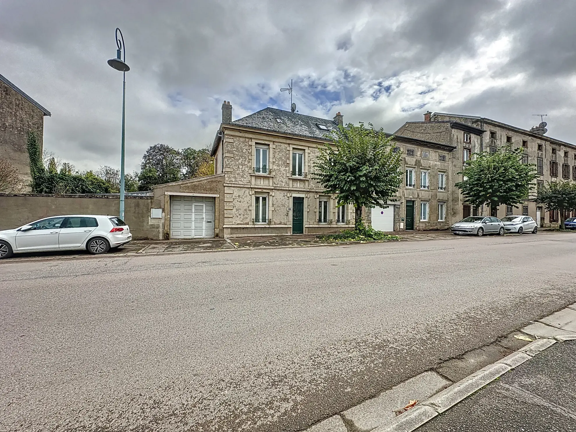 Superbe maison de maître à Mirecourt, 4 chambres, jardin et confort moderne 