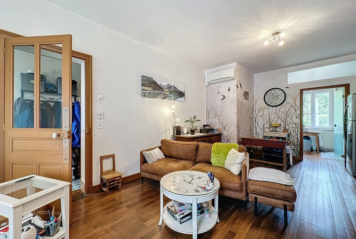 Superbe maison de maître à Mirecourt, 4 chambres, jardin et confort moderne 