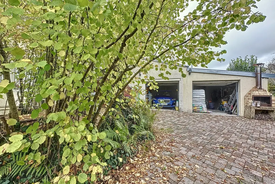 Superbe maison de maître à Mirecourt, 4 chambres, jardin et confort moderne 