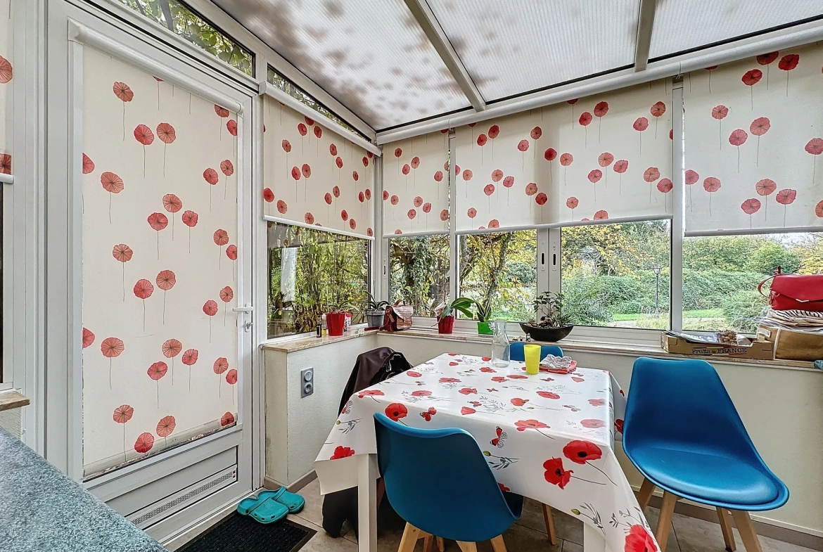 Superbe maison de maître à Mirecourt, 4 chambres, jardin et confort moderne 