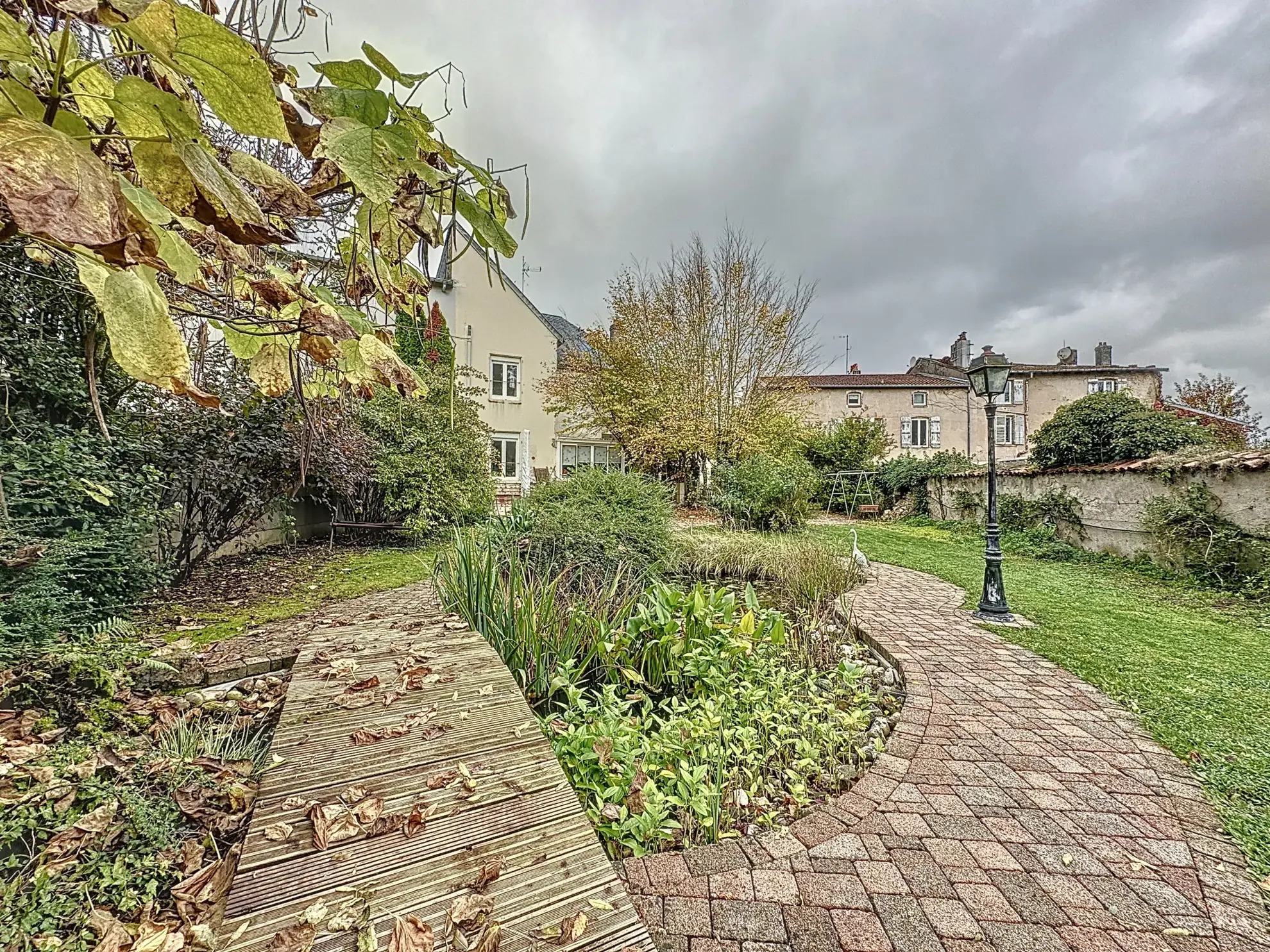 Superbe maison de maître à Mirecourt, 4 chambres, jardin et confort moderne 