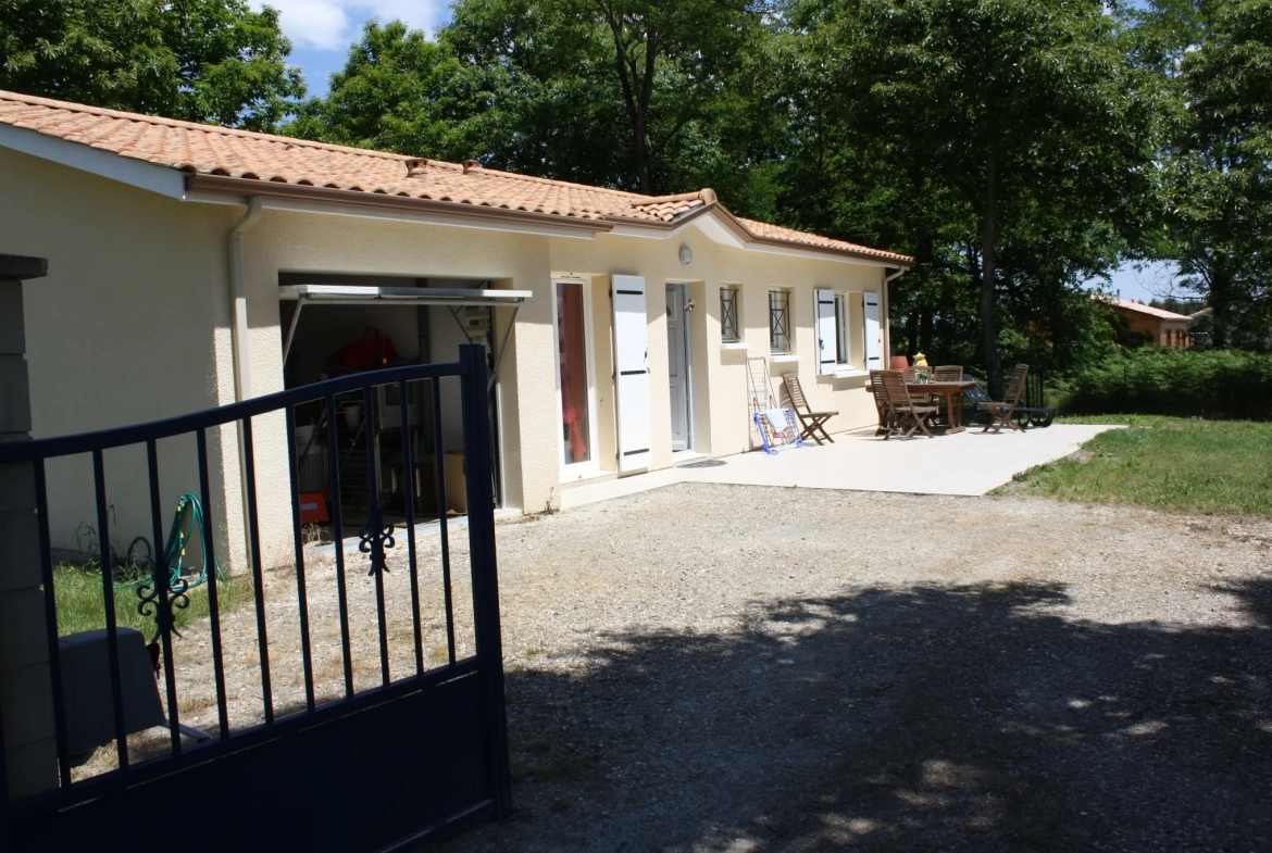 Maison plain-pied avec jardin à Cazats, 3 chambres, garage et emplacement calme 