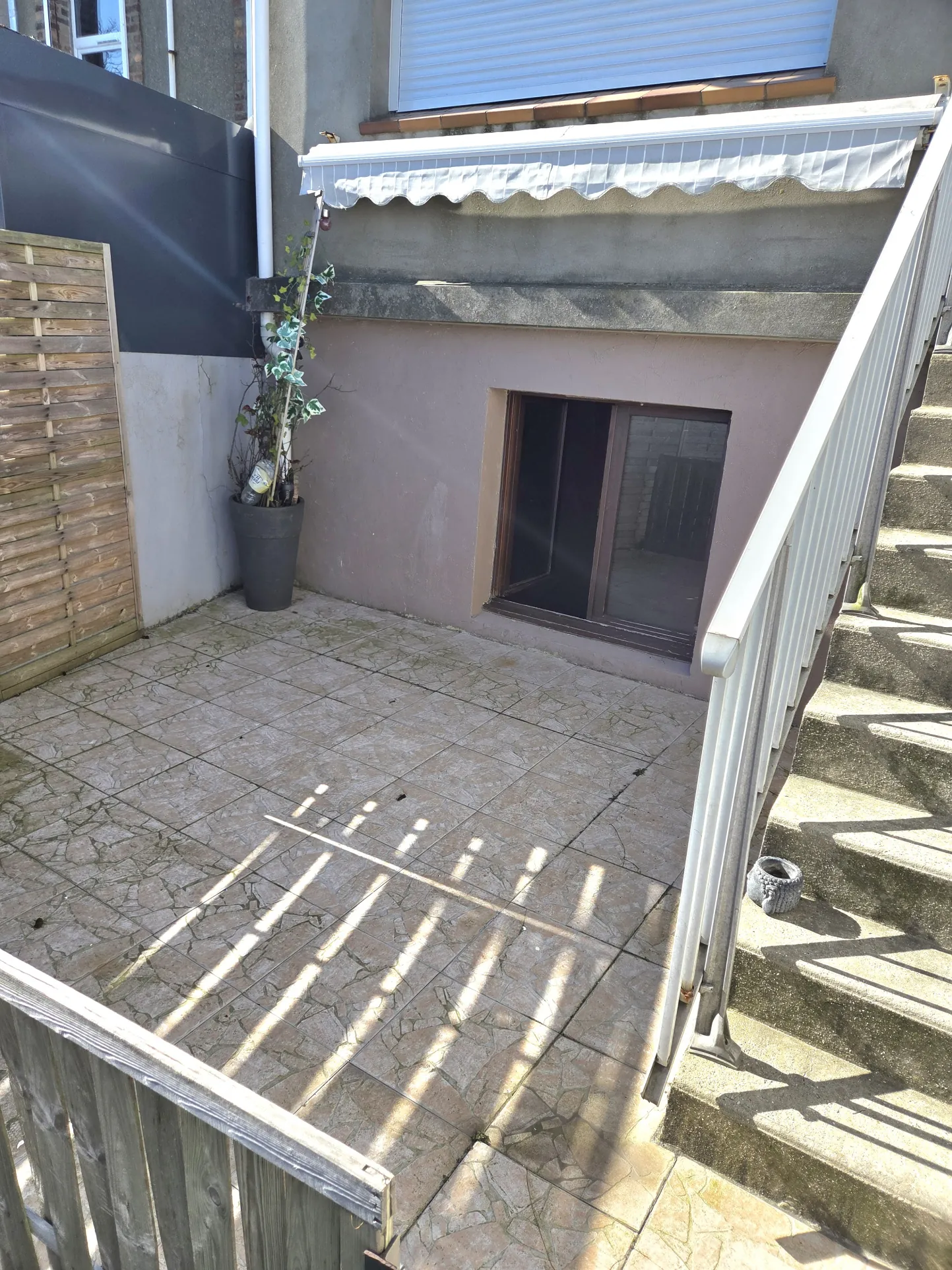 Maison de ville à Outreau avec garage, 3 chambres, proche centre-ville - Prix 149 900 euros 