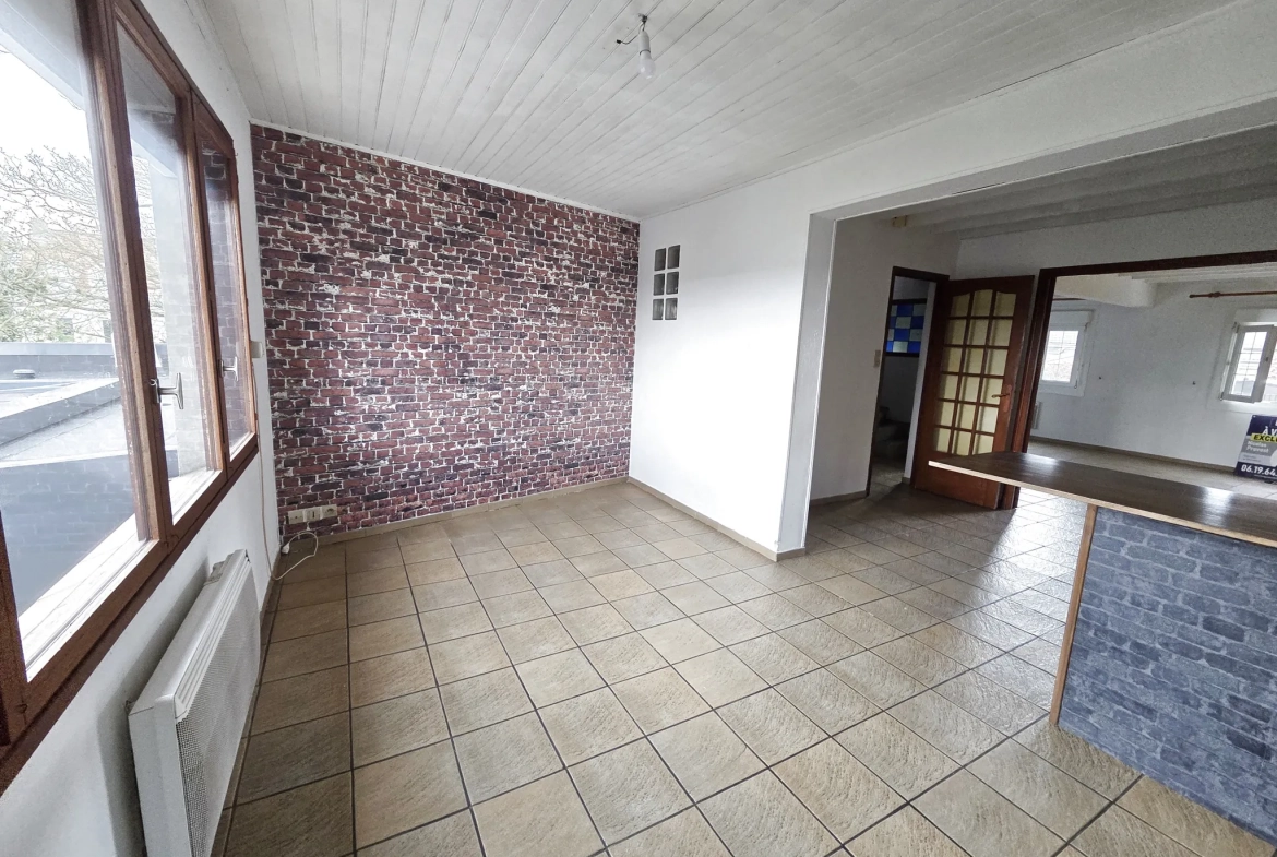 Maison de ville à Outreau avec garage, 3 chambres, proche centre-ville - Prix 149 900 euros 