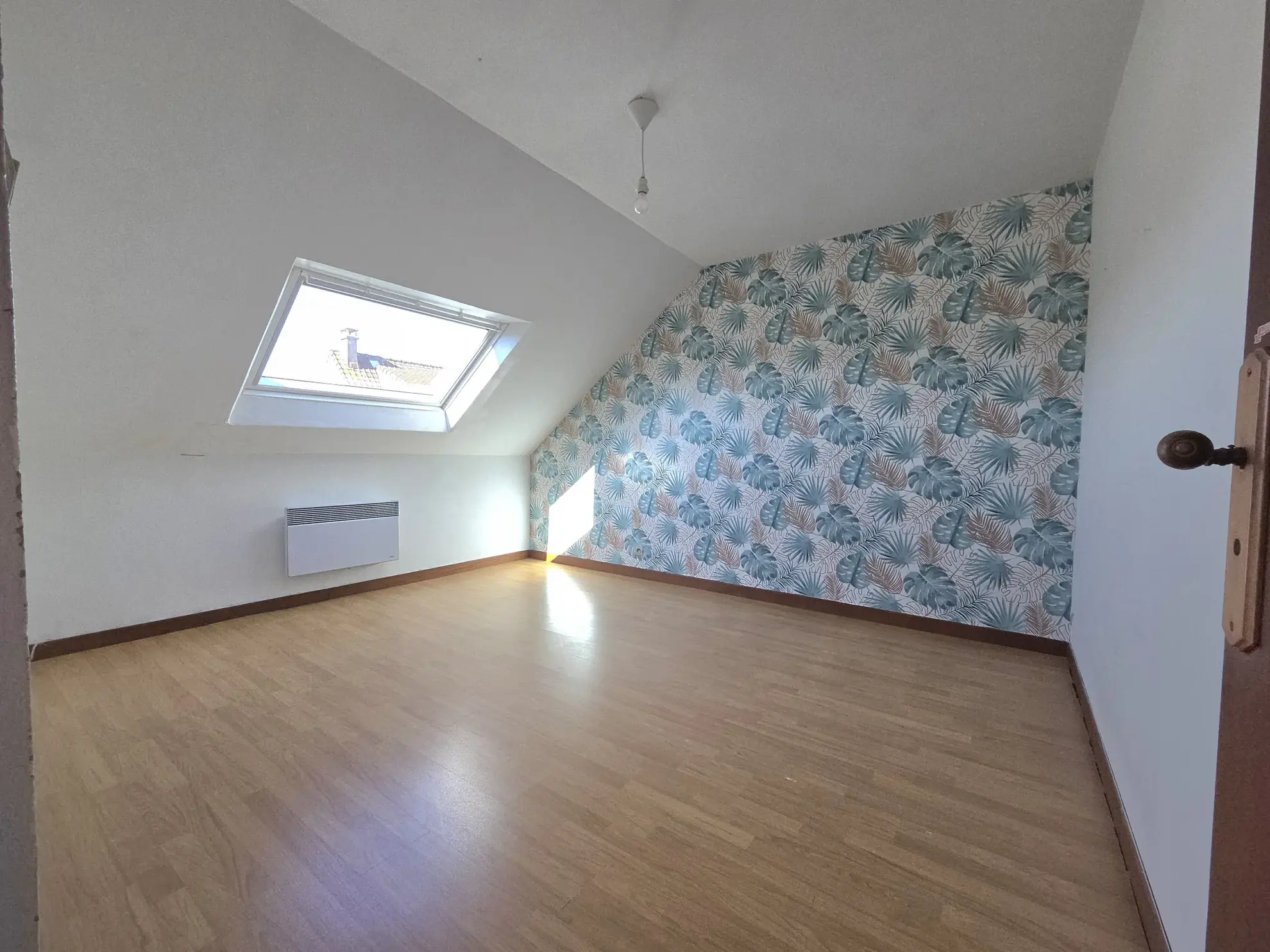Maison de ville à Outreau avec garage, 3 chambres, proche centre-ville - Prix 149 900 euros 