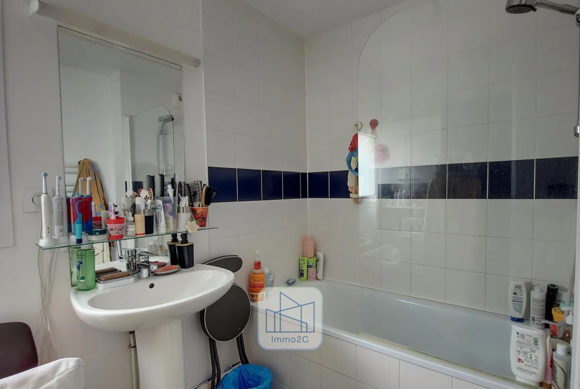 Belle maison neuve de 3 chambres à Nantes Nord avec jardin et proximité des transports 