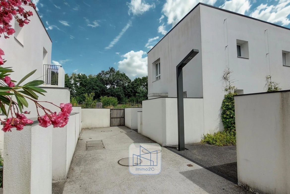Belle maison neuve de 3 chambres à Nantes Nord avec jardin et proximité des transports 