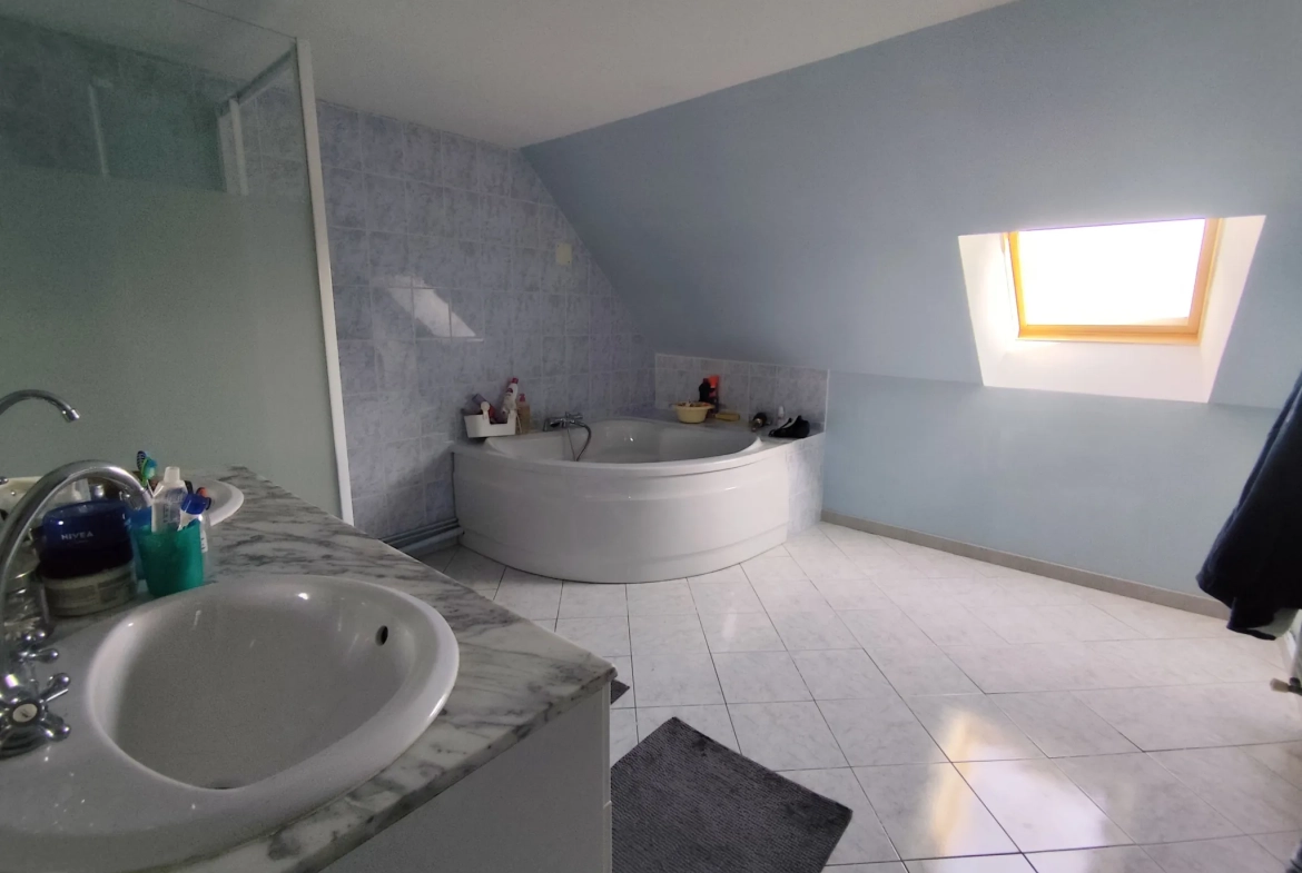 Maison de 119,45 m² à Monhoudou avec garage et terrain de 439 m² 