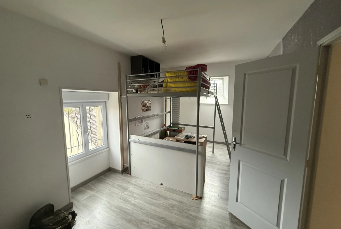 Maison de 112 m² à Fyé avec terrain et dépendances, proche commerces 