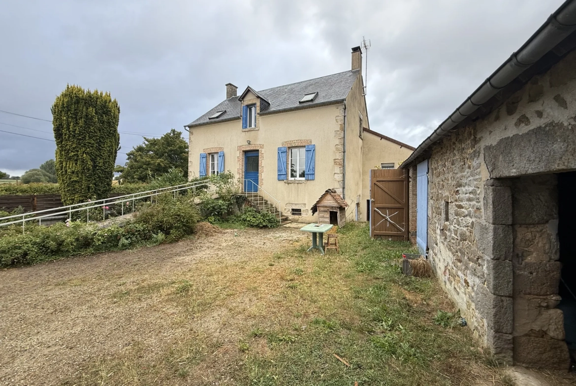 Maison de 112 m² à Fyé avec terrain et dépendances, proche commerces 