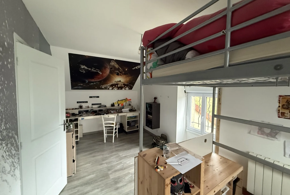 Maison de 112 m² à Fyé avec terrain et dépendances, proche commerces 